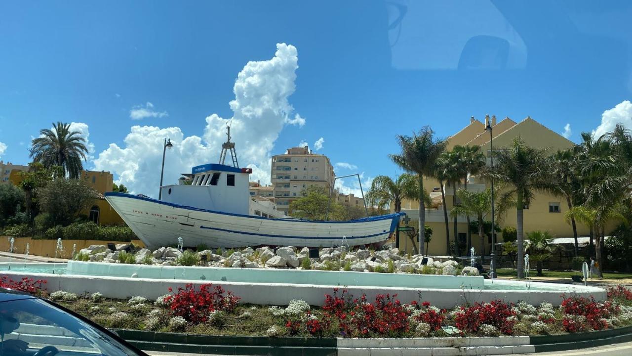 Central 2-Bed Apartment In Estepona Port מראה חיצוני תמונה