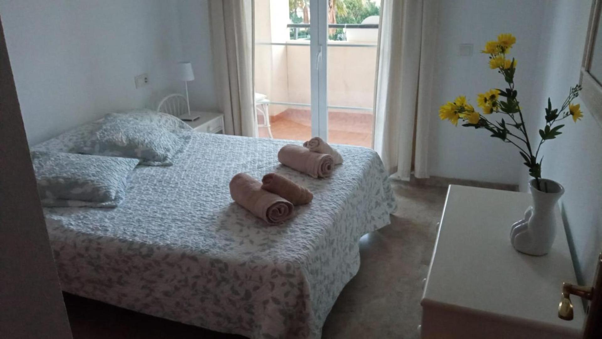 Central 2-Bed Apartment In Estepona Port מראה חיצוני תמונה